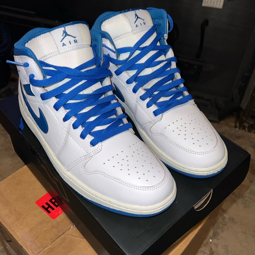Jordan 1 mid royal white